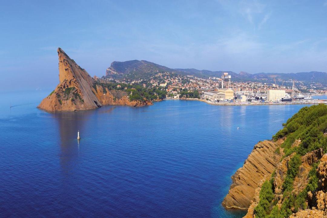 Appartamento 2 pièces avec grande terrasse La Ciotat Esterno foto
